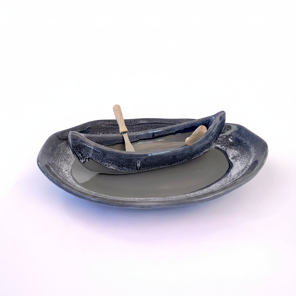 Maxwell Pottery Canoe on a Lake Dip Set