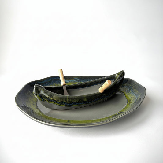 Maxwell Pottery Canoe on a Lake Dip Set